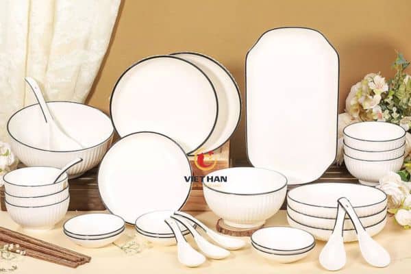 Bộ chén ăn cơm sứ trắng - Ấm cúng bữa cơm tất niên